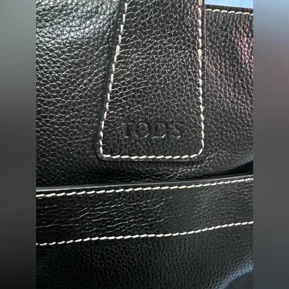 TOD’s black Pebbled Leather bag with dark gray Suede Interior.  Meas. 15 x 9in - Picture 2 of 16